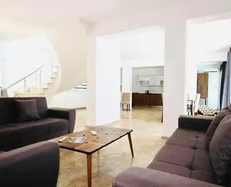 Tranquility, A 3000 Square Foot Holiday With Large Pool, Garden, Central Heating And Airconditioning Plus Wifi 빌라 *