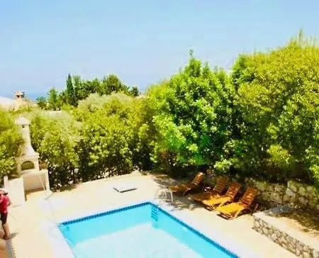 ヴィラ Tranquility, A 3000 Square Foot Holiday With Large Pool, Garden, Central Heating And Airconditioning Plus Wifi *