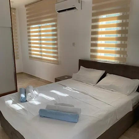 ヴィラ Tranquility, A 3000 Square Foot Holiday With Large Pool, Garden, Central Heating And Airconditioning Plus Wifi *