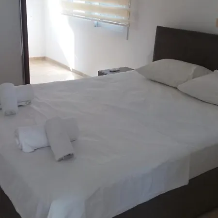 Tranquility, A 3000 Square Foot Holiday With Large Pool, Garden, Central Heating And Airconditioning Plus Wifi Kazaphani